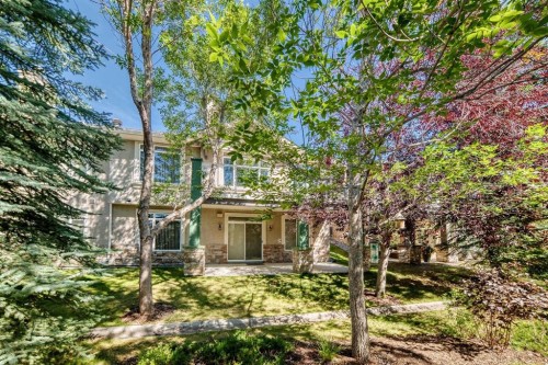 15 Discovery Woods Villas Sw, Calgary, AB 