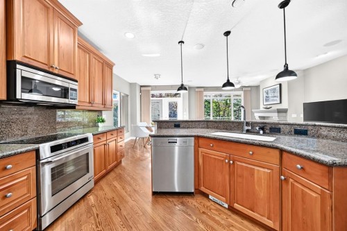 15 Discovery Woods Villas Sw, Calgary, AB 