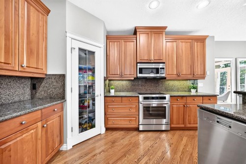 15 Discovery Woods Villas Sw, Calgary, AB 