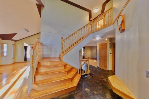 131 Hawkstone Drive Nw, Calgary, AB 