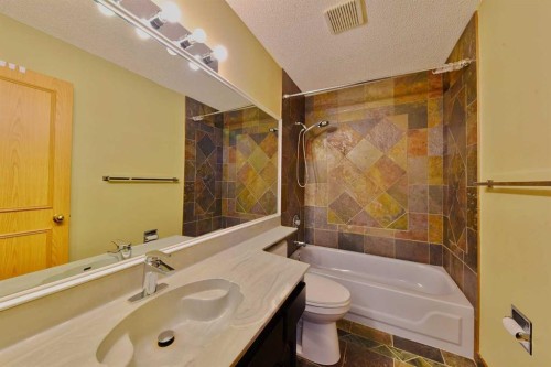 131 Hawkstone Drive Nw, Calgary, AB 