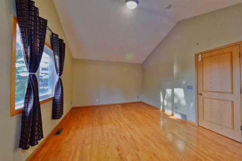 131 Hawkstone Drive Nw, Calgary, AB 