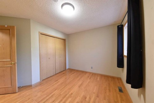131 Hawkstone Drive Nw, Calgary, AB 