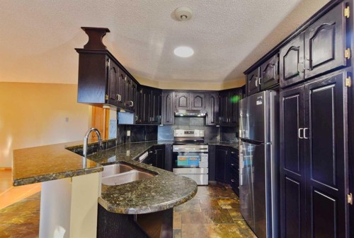 131 Hawkstone Drive Nw, Calgary, AB 