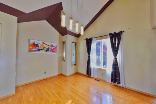131 Hawkstone Drive Nw, Calgary, AB 