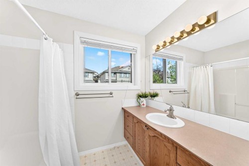 21 Rocky Vista Circle Nw, Calgary, AB 