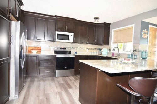 12 Country Hills Gate Nw, Calgary, AB 