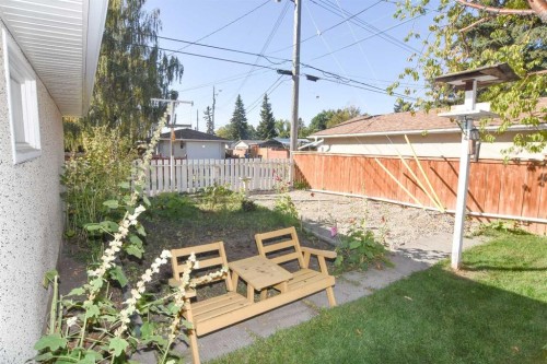 1987 Cottonwood Crescent Se, Calgary, AB 