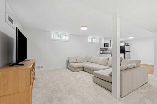 632 44 Avenue Nw, Calgary, AB 