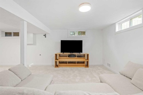 632 44 Avenue Nw, Calgary, AB 