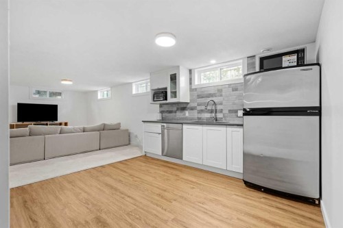 632 44 Avenue Nw, Calgary, AB 