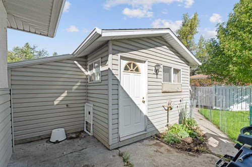 632 44 Avenue Nw, Calgary, AB 