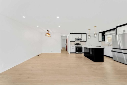 124 Castlebrook Road Ne, Calgary, AB 