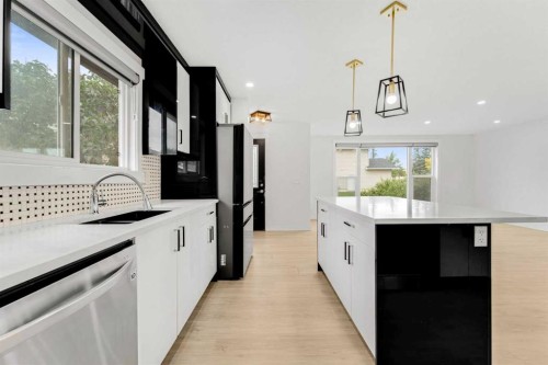 124 Castlebrook Road Ne, Calgary, AB 