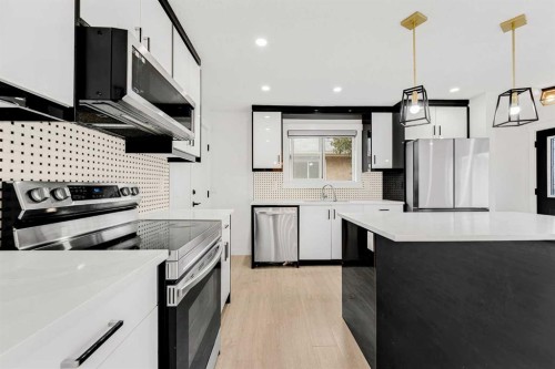 124 Castlebrook Road Ne, Calgary, AB 