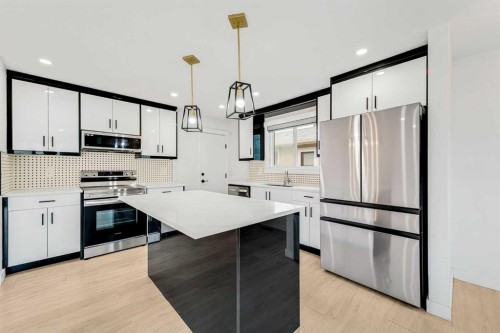 124 Castlebrook Road Ne, Calgary, AB 