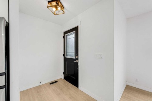124 Castlebrook Road Ne, Calgary, AB 