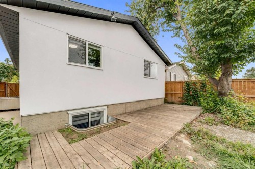 124 Castlebrook Road Ne, Calgary, AB 