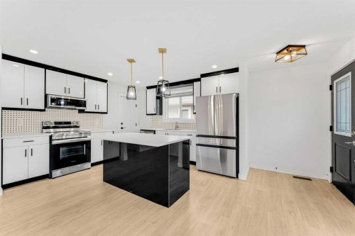 124 Castlebrook Road Ne, Calgary, AB 