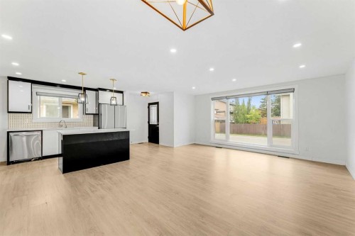 124 Castlebrook Road Ne, Calgary, AB 