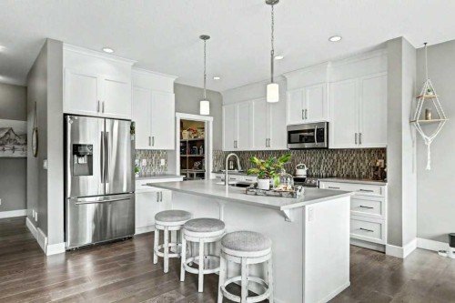 15 Sundown Way, Cochrane, AB 