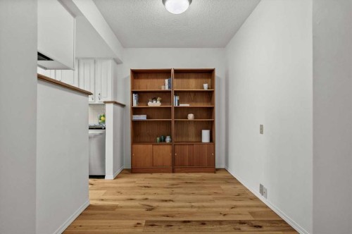 406-3719B 49 Street Nw, Calgary, AB 