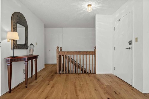 406-3719B 49 Street Nw, Calgary, AB 