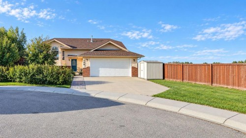 106 Strathaven Bay  Strathmore, AB T1P 1M2