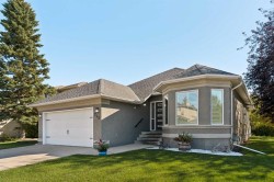246 Woodpark Green SW Calgary, AB T2W 6E9