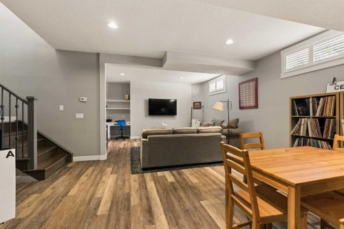 246 Woodpark Green Sw, Calgary, AB 