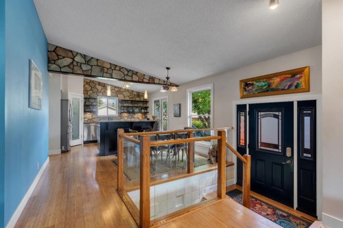 6316 Crowchild Trail Sw, Calgary, AB 