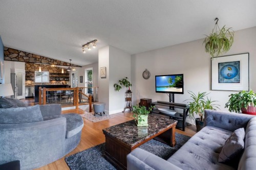 6316 Crowchild Trail Sw, Calgary, AB 