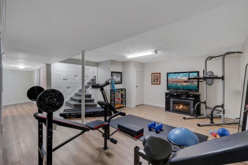 6316 Crowchild Trail Sw, Calgary, AB 