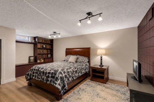 6316 Crowchild Trail Sw, Calgary, AB 