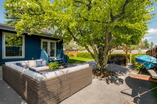 6316 Crowchild Trail Sw, Calgary, AB 