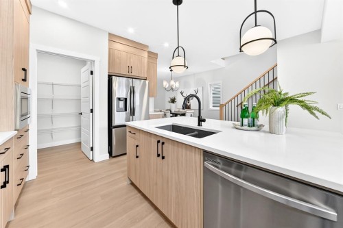 15 Fireside Common, Cochrane, AB 