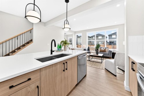 15 Fireside Common, Cochrane, AB 