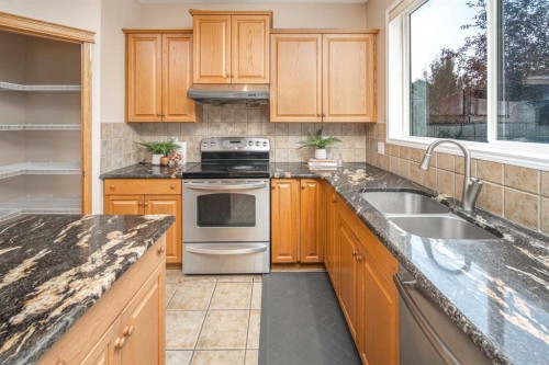 66 Royal Oak Grove Nw, Calgary, AB 