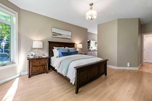 63 Patterson Drive Sw, Calgary, AB 