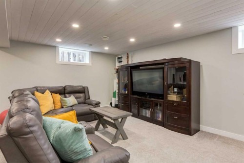72 Heston Street Nw, Calgary, AB 