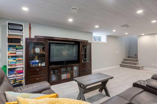 72 Heston Street Nw, Calgary, AB 