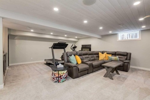 72 Heston Street Nw, Calgary, AB 