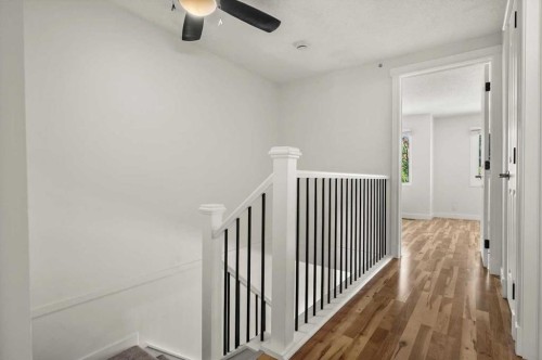 208 Queenston Heights Se, Calgary, AB 