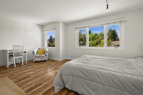 208 Queenston Heights Se, Calgary, AB 