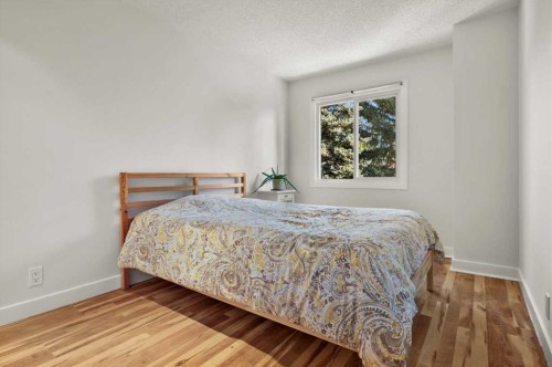 208 Queenston Heights Se, Calgary, AB 