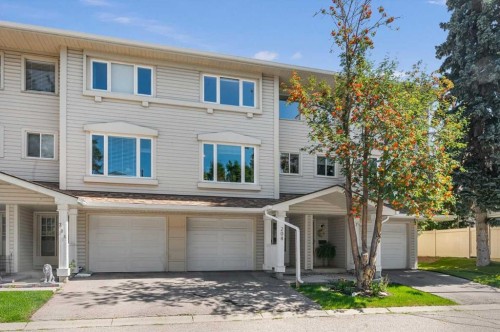 208 Queenston Heights Se, Calgary, AB 