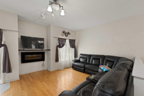 137 Martinpark Way Ne, Calgary, AB 