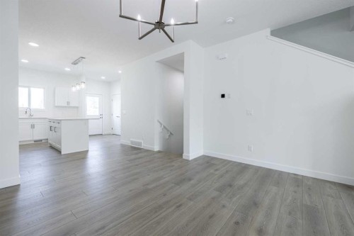 11 Tillotson Loop, Okotoks, AB 