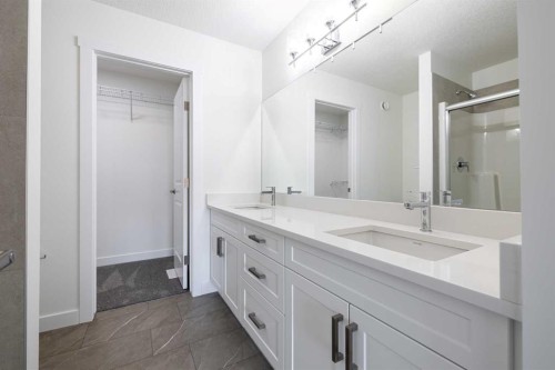 11 Tillotson Loop, Okotoks, AB 