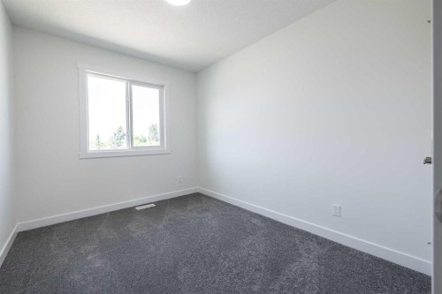 11 Tillotson Loop, Okotoks, AB 